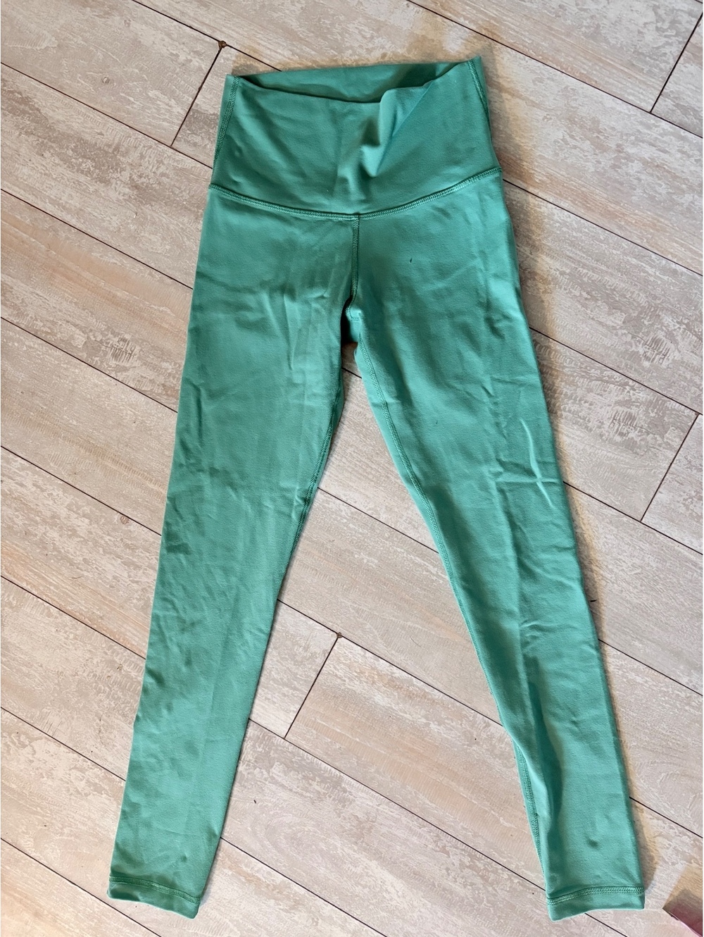 Aritzia Tna TnAction High Rise Leggings Green 25” Inseam Size Unknown